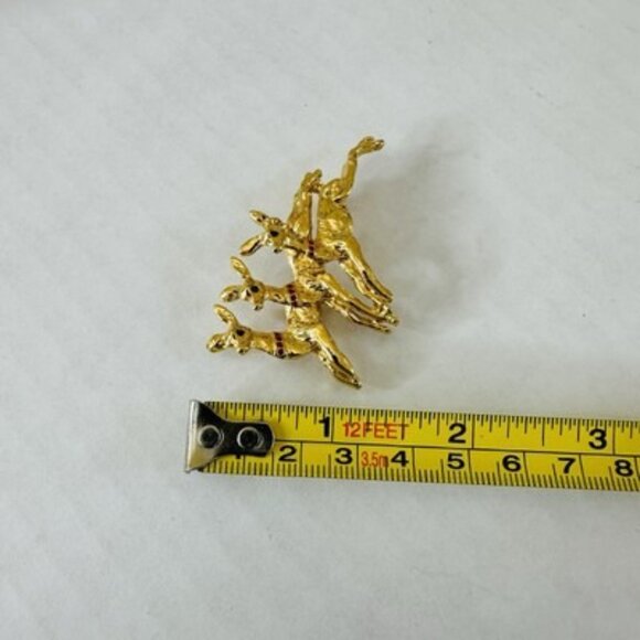 Christmas Reindeer Brooch Pin Gold-tone Red Green Rhinestones Signed Aai VTG - Picture 7 of 7